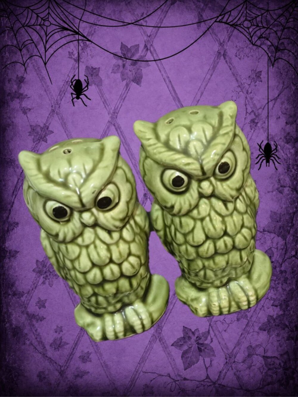 Woodland Whispers 🍃🧚‍♂️ Vintage Green Owl Salt & Pepper Shaker Set